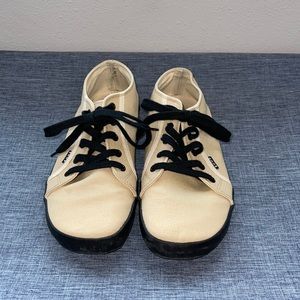 Barefoot sneakers by Bohempia style Hoska